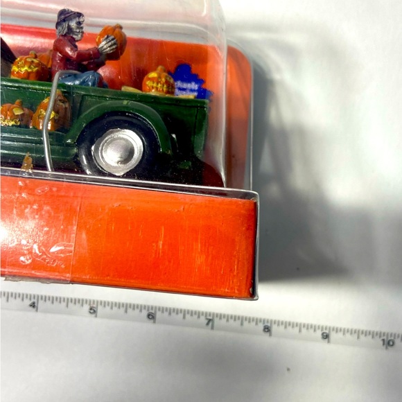 🎃 Lemax - Spooky Town Collection - Pumpkin Pickup Truck - BNIB - Picture 8 of 8